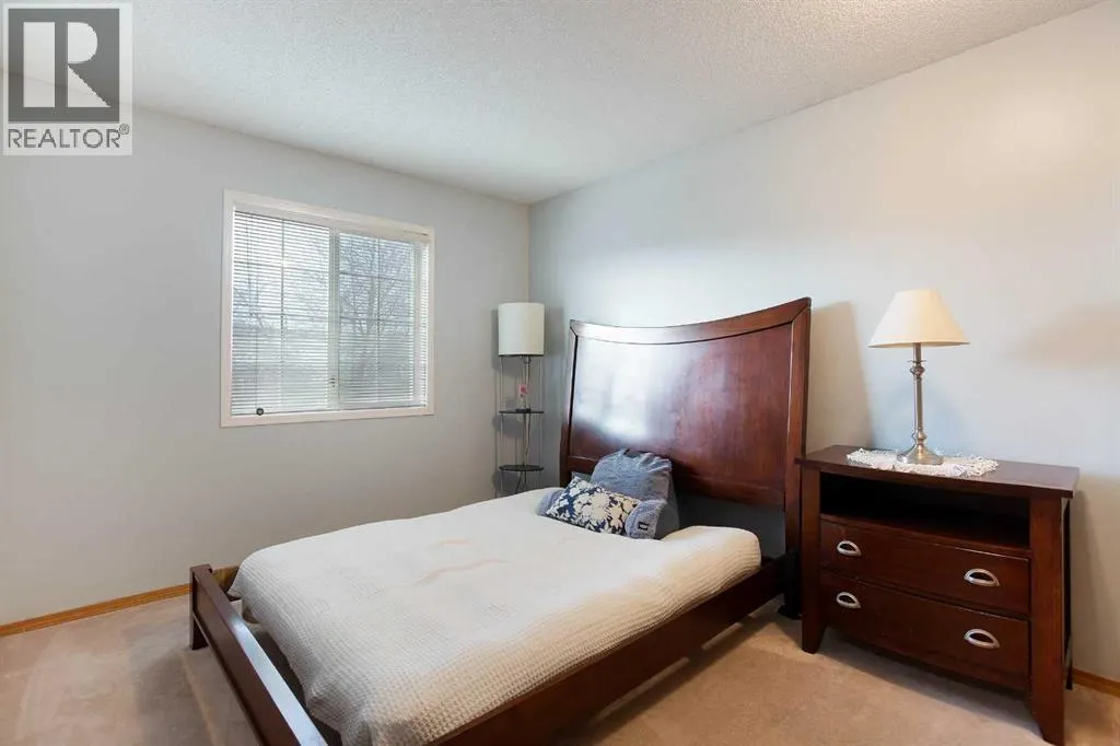 124 Del Ray Close NE
