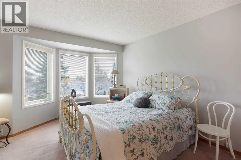 124 Del Ray Close NE