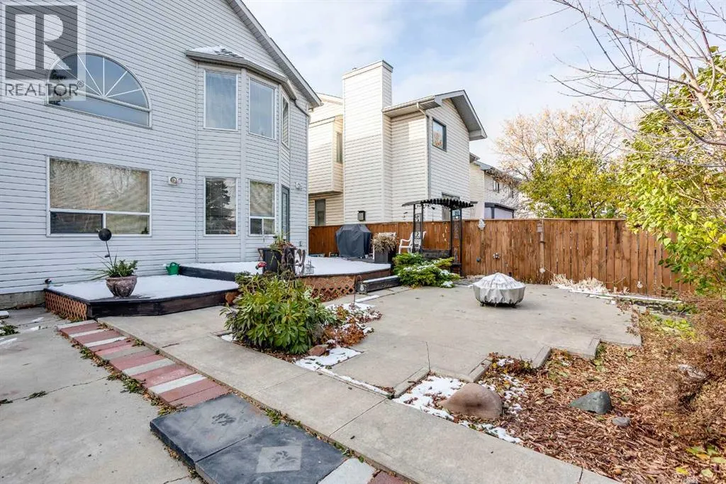 124 Del Ray Close NE