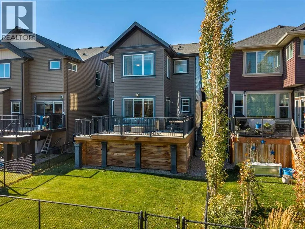 36 Cougar Ridge Manor SW