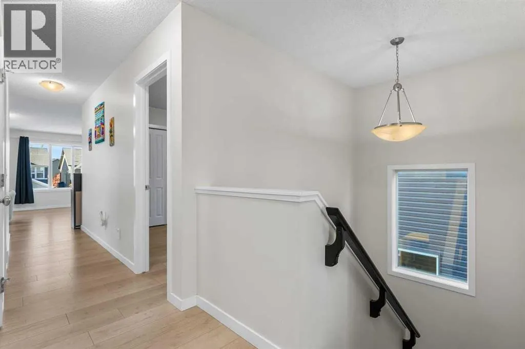 36 Cougar Ridge Manor SW