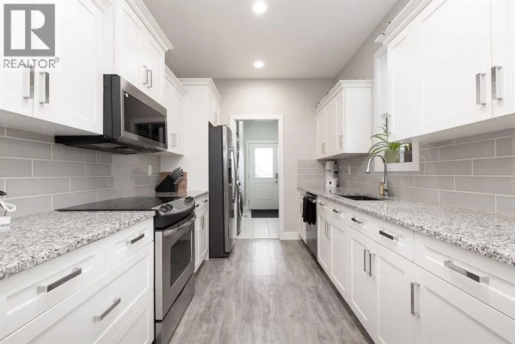 319 Northlander Bend W