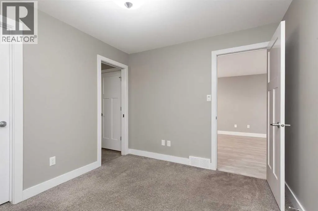 319 Northlander Bend W