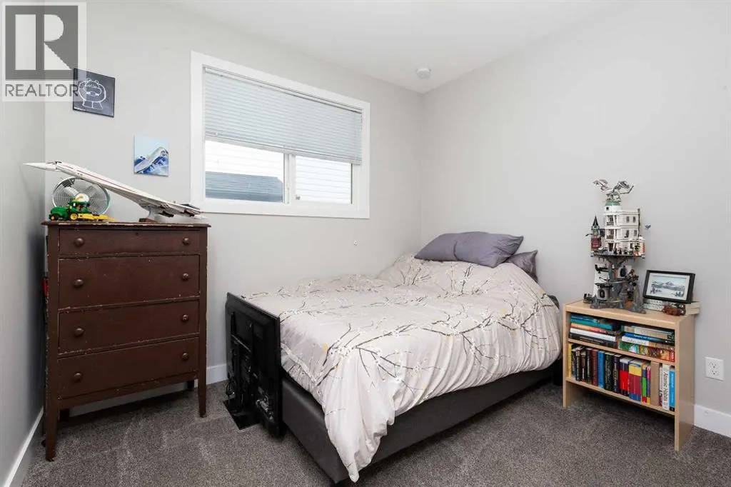 319 Northlander Bend W