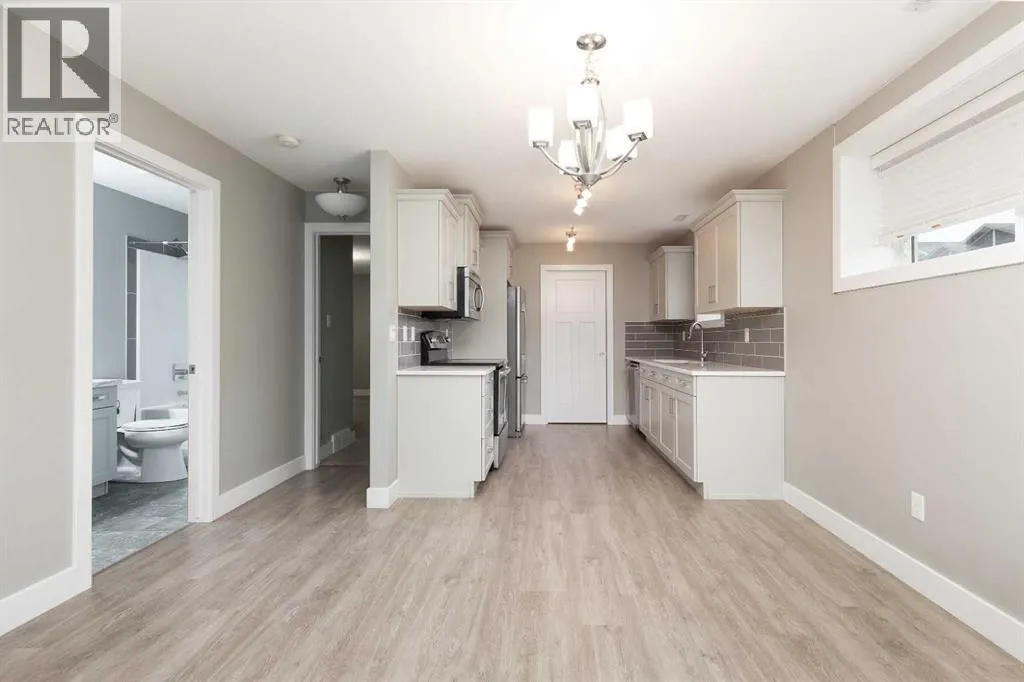 319 Northlander Bend W