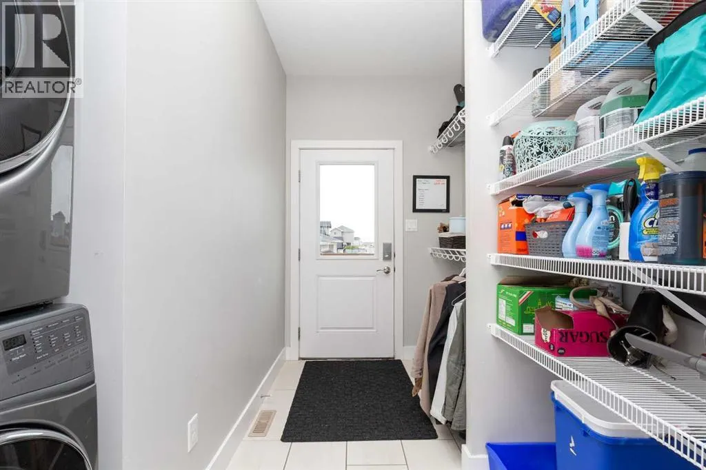 319 Northlander Bend W