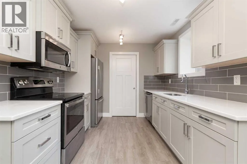 319 Northlander Bend W