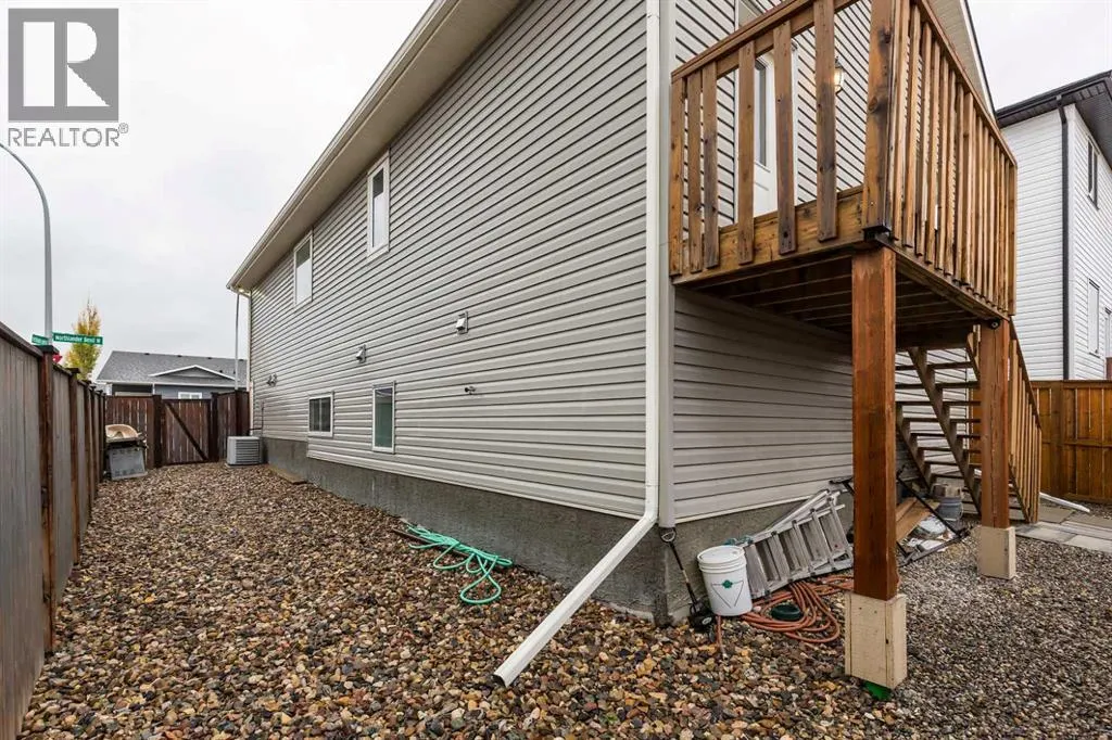 319 Northlander Bend W