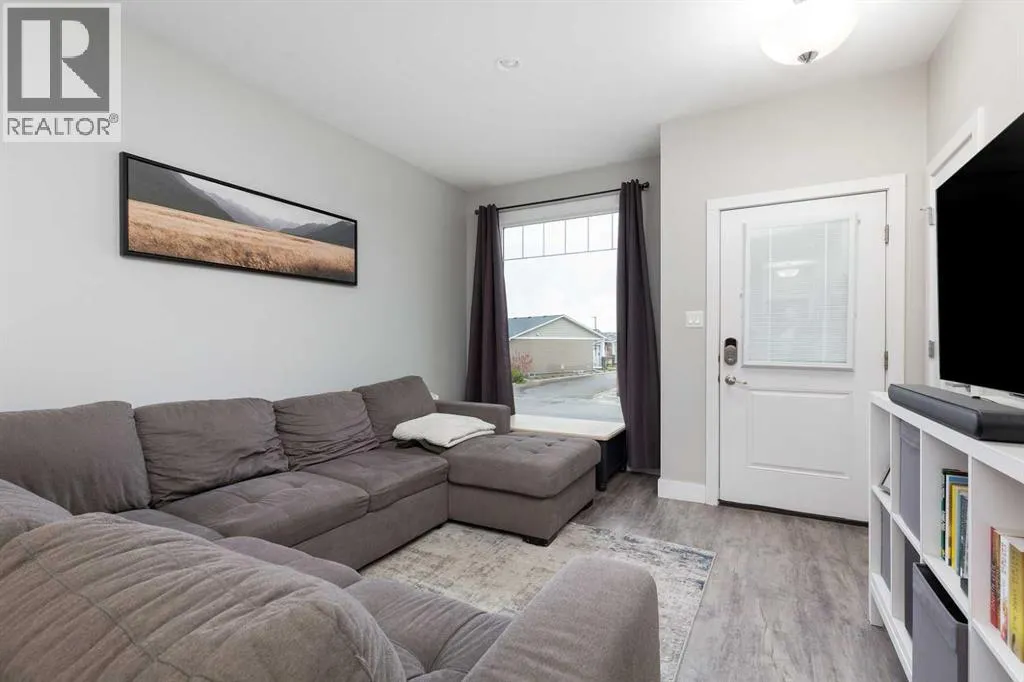 319 Northlander Bend W