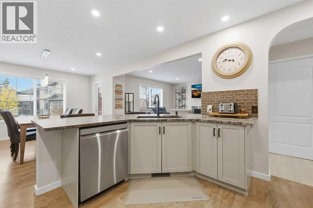 121 Springmere Grove
