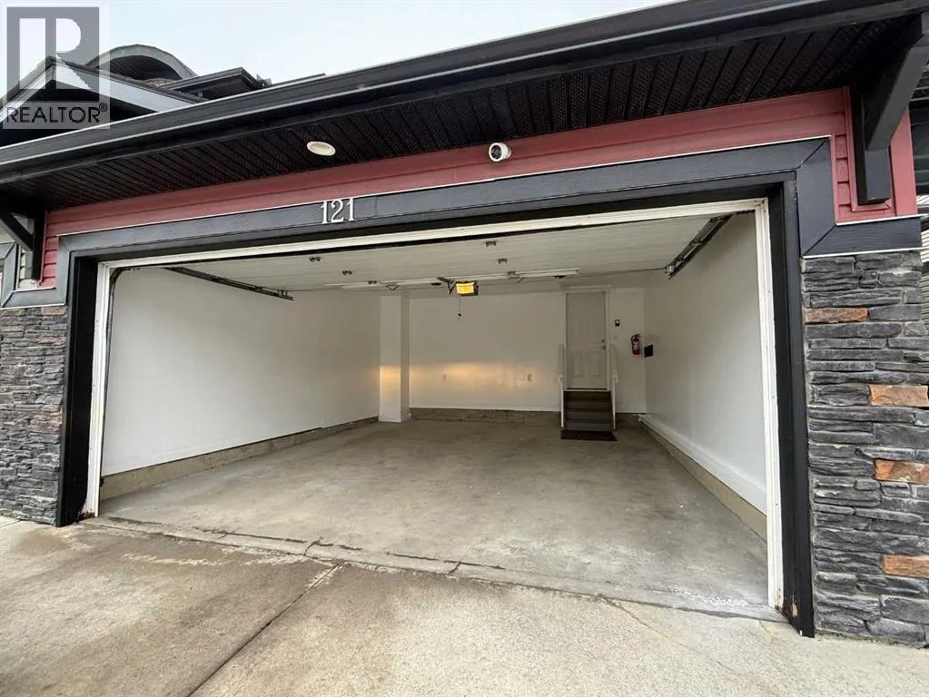 121 Springmere Grove