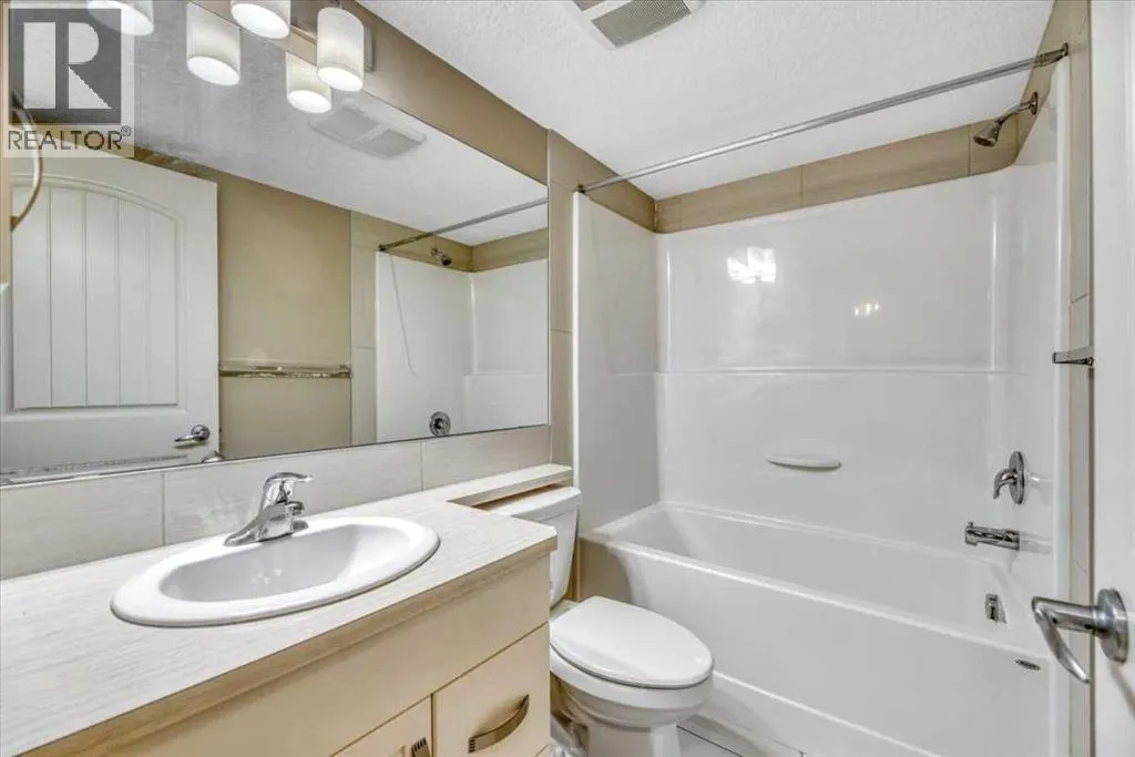 112, 406 Cranberry Park SE