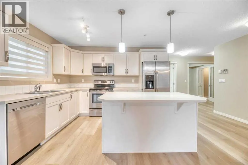 112, 406 Cranberry Park SE