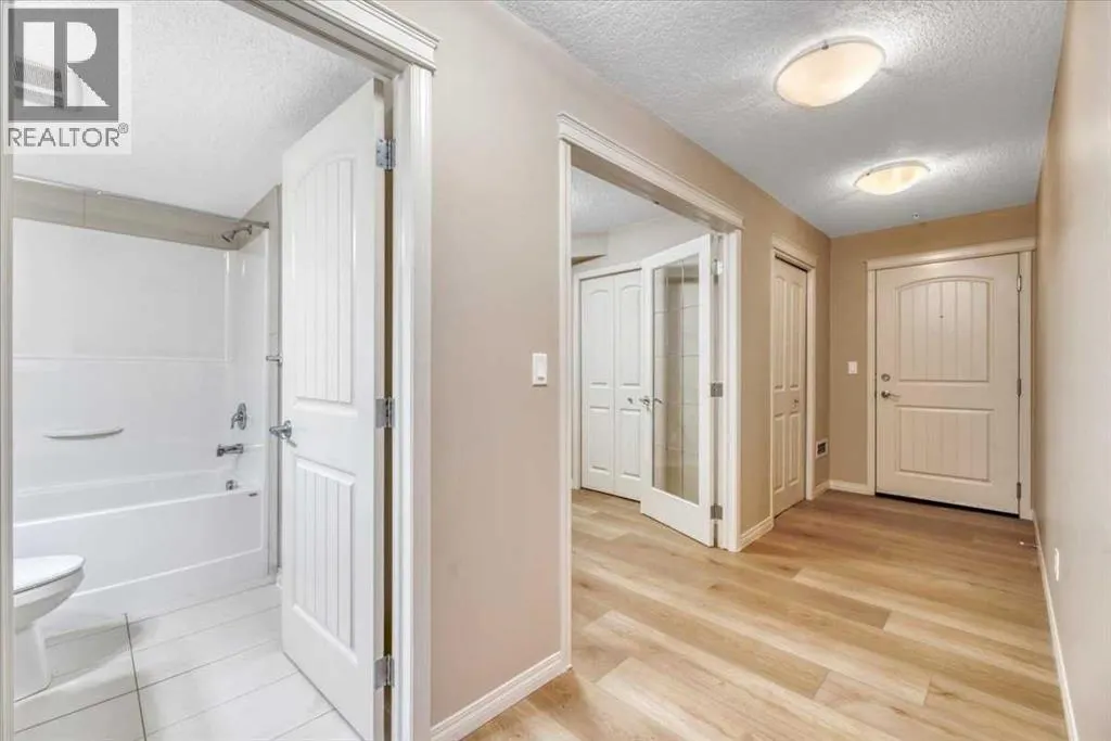 112, 406 Cranberry Park SE