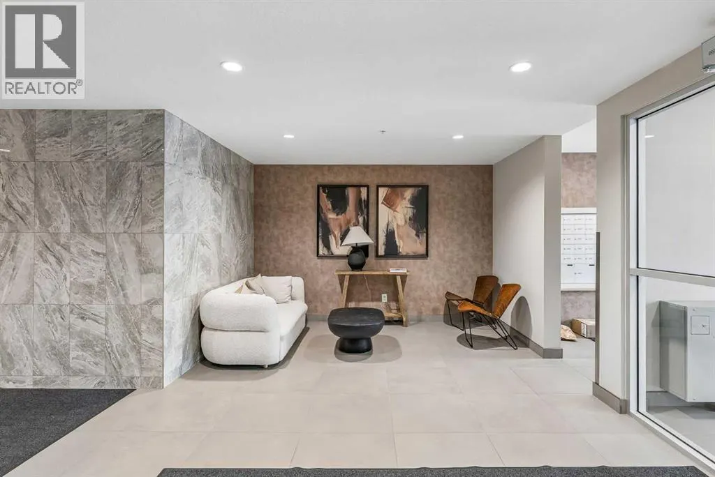 404, 655 Shawnee Square SW