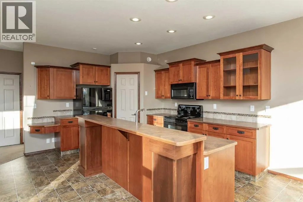 23 Lanterman Close