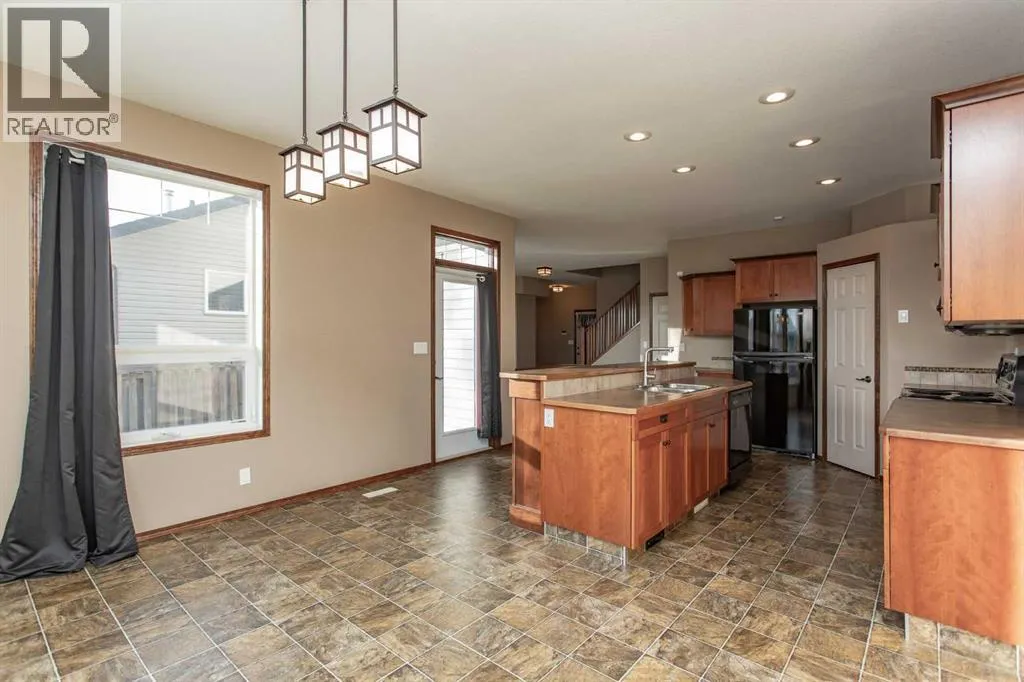 23 Lanterman Close