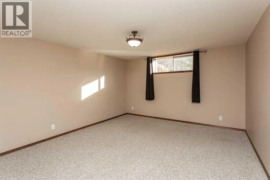 23 Lanterman Close