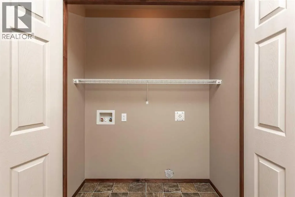 23 Lanterman Close