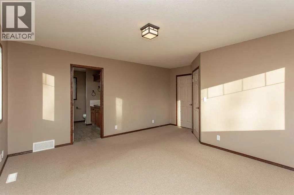 23 Lanterman Close