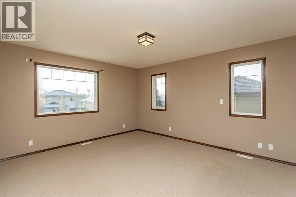 23 Lanterman Close