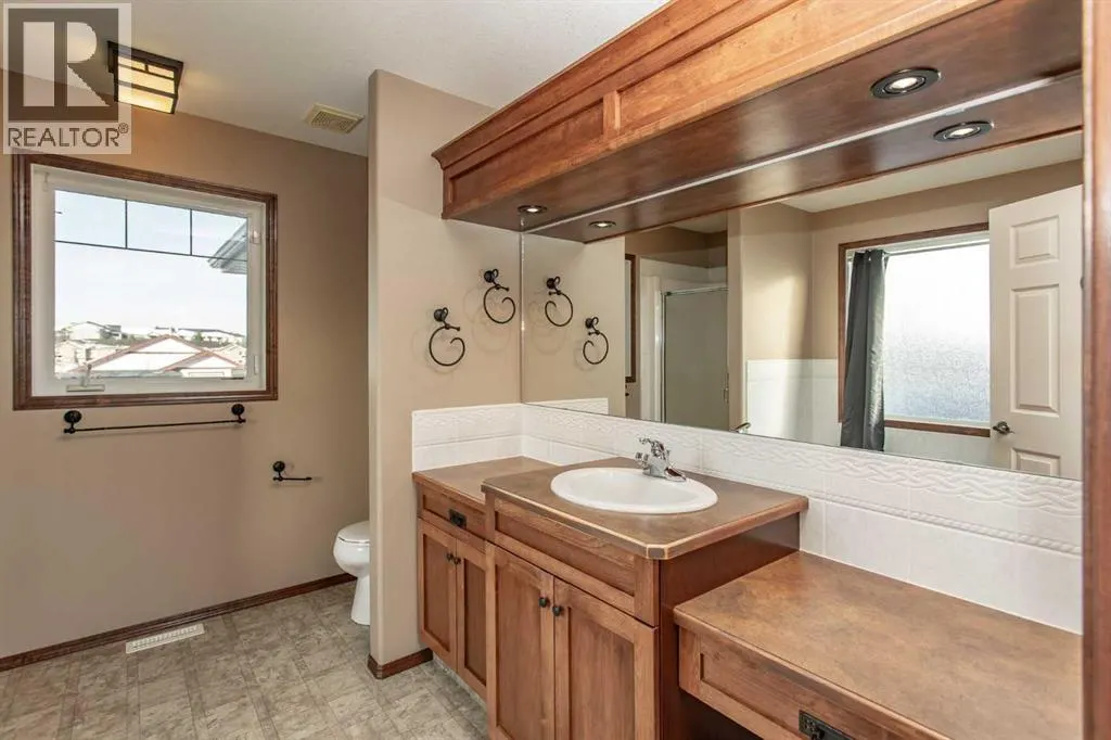 23 Lanterman Close
