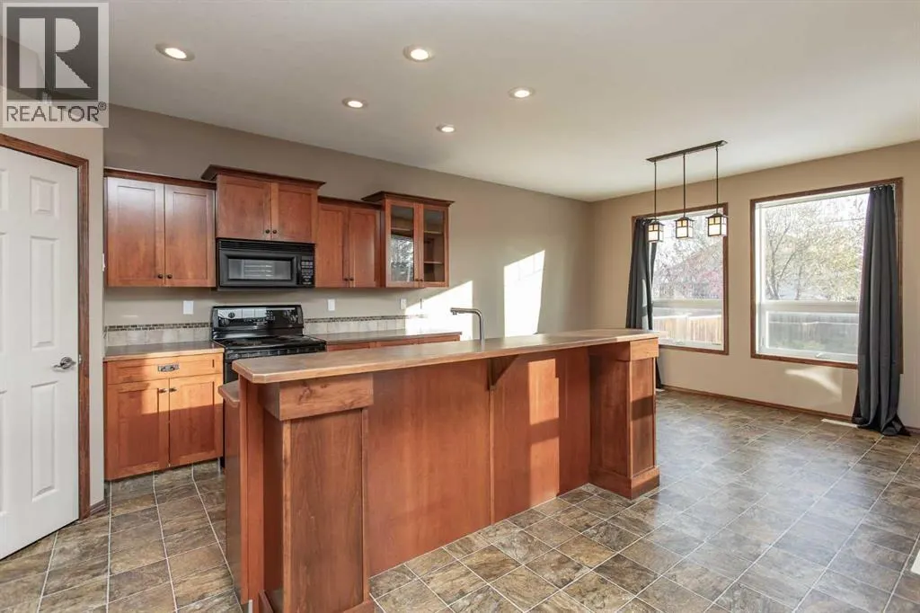 23 Lanterman Close