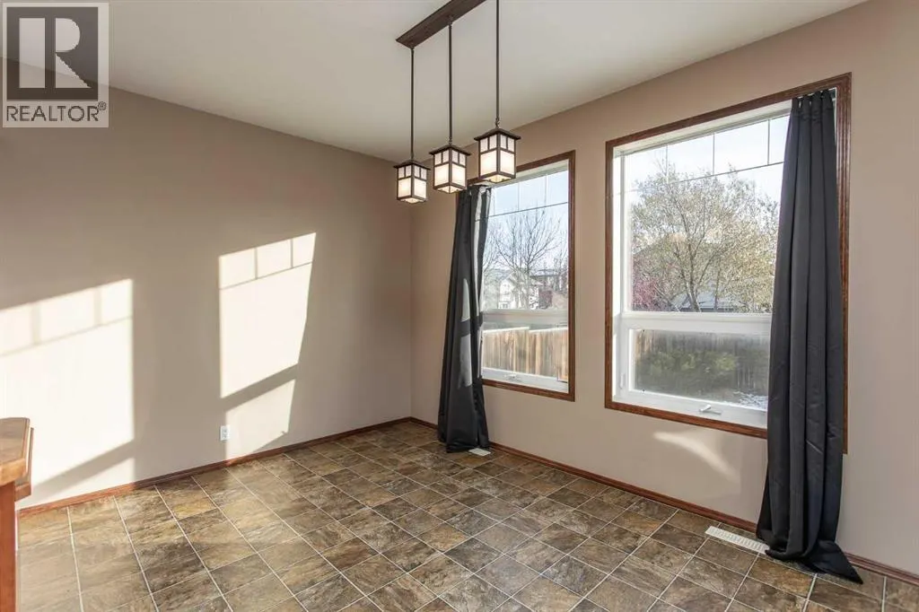 23 Lanterman Close