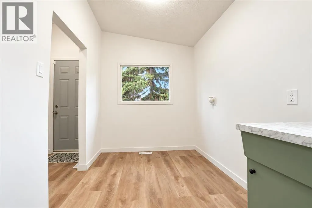 9812 87 Park Avenue