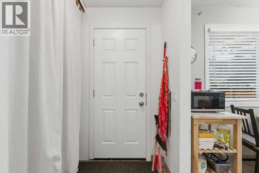 6 Bermuda Lane NW