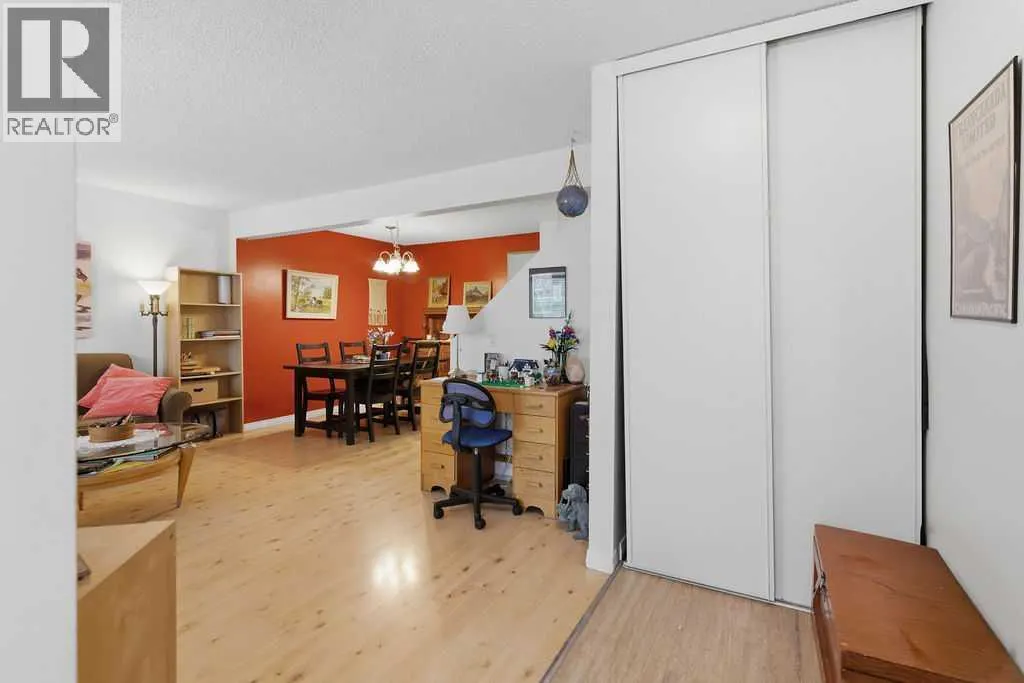6 Bermuda Lane NW