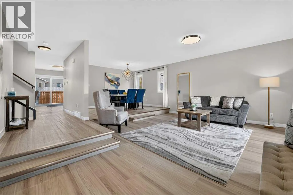 35 Ermineglen Road N