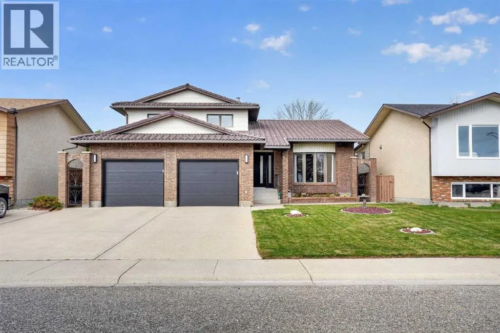 35 Ermineglen Road N
