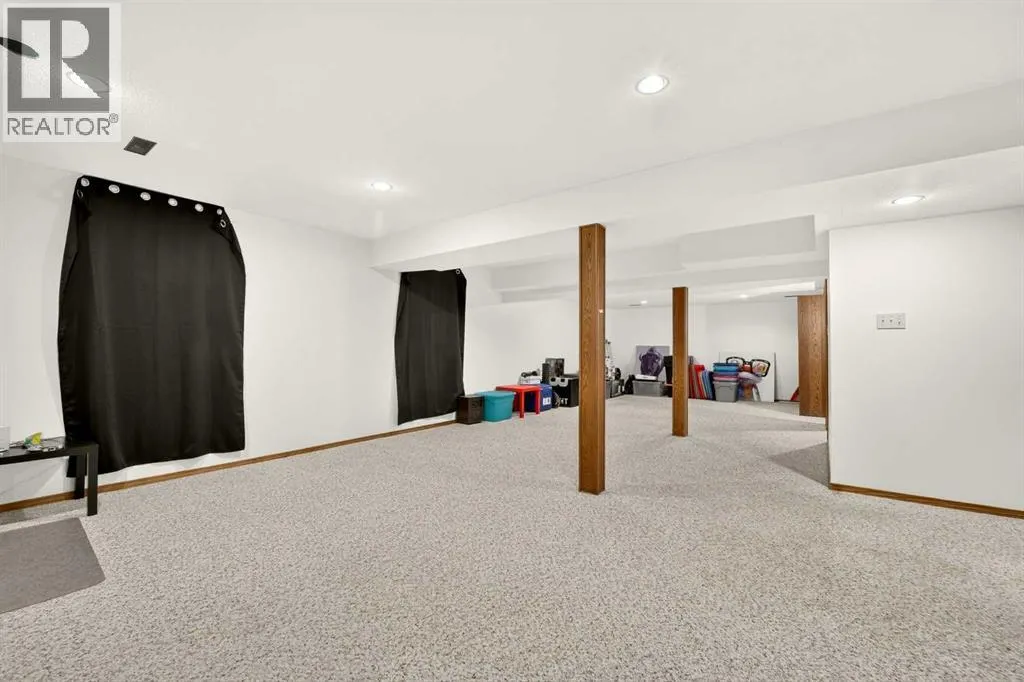 35 Ermineglen Road N