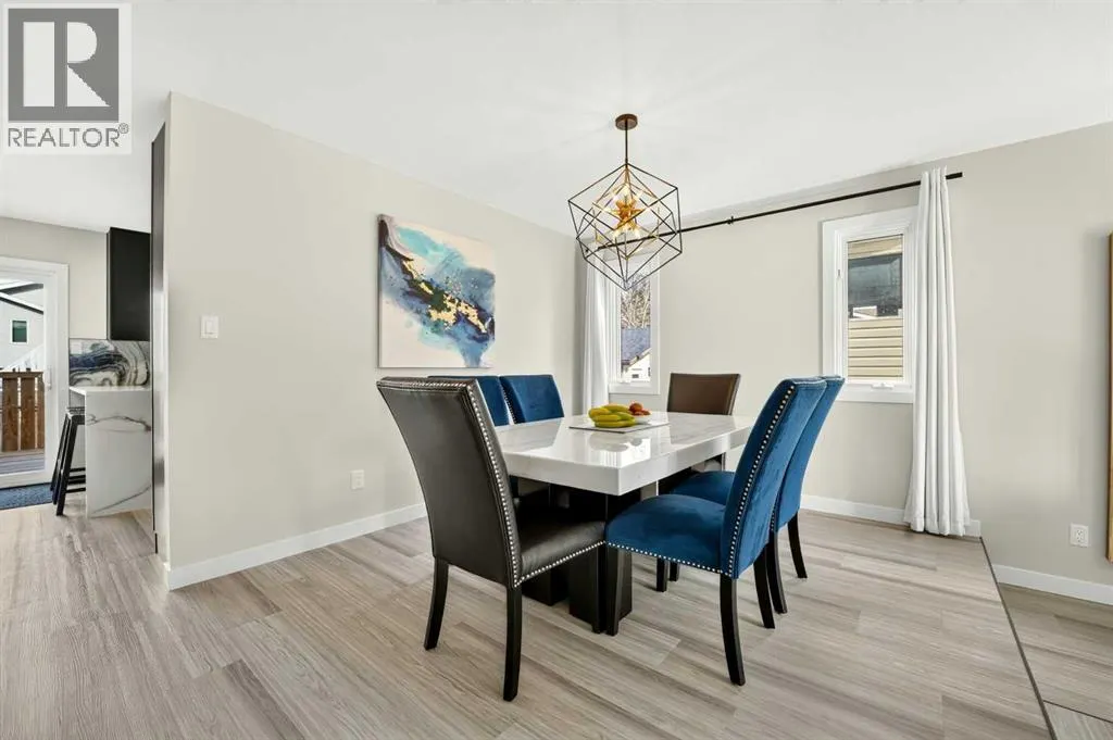 35 Ermineglen Road N