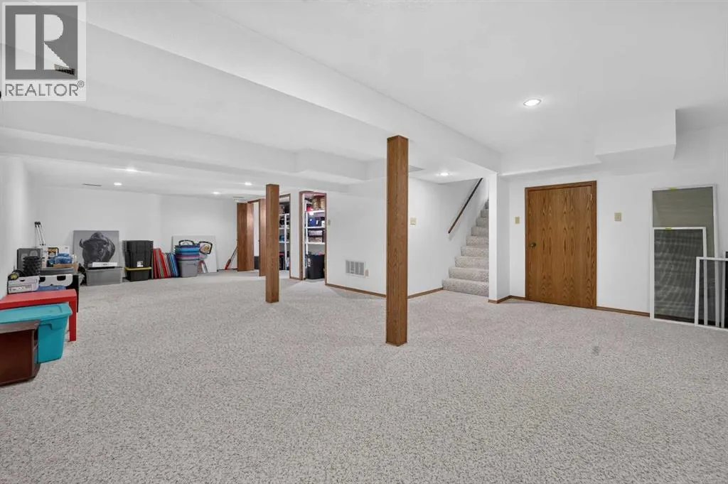 35 Ermineglen Road N