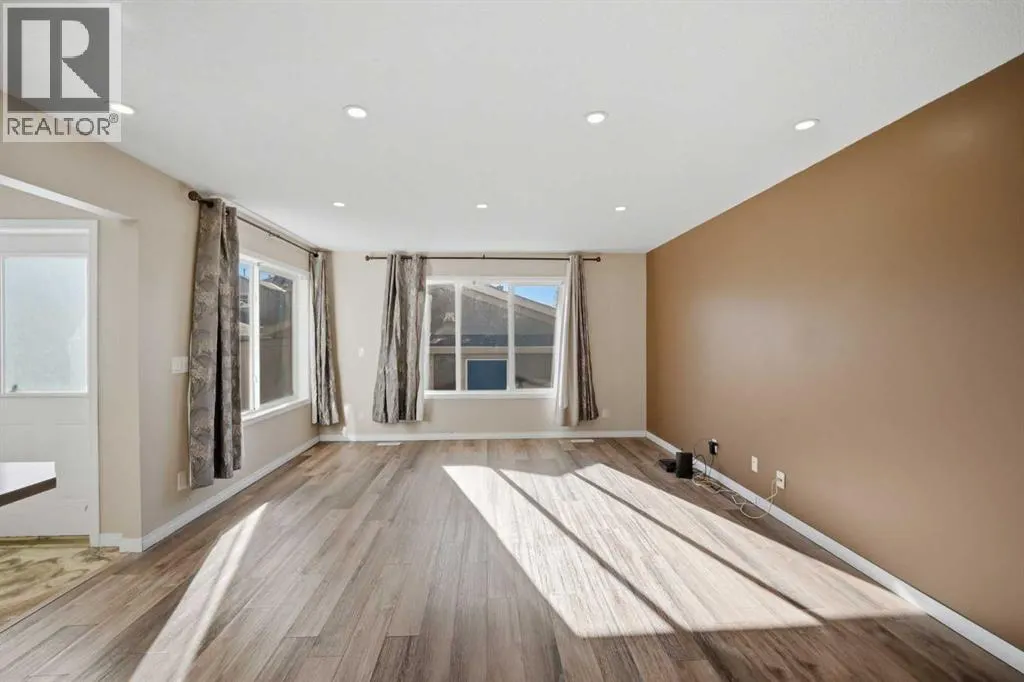 5 Taralake View NE