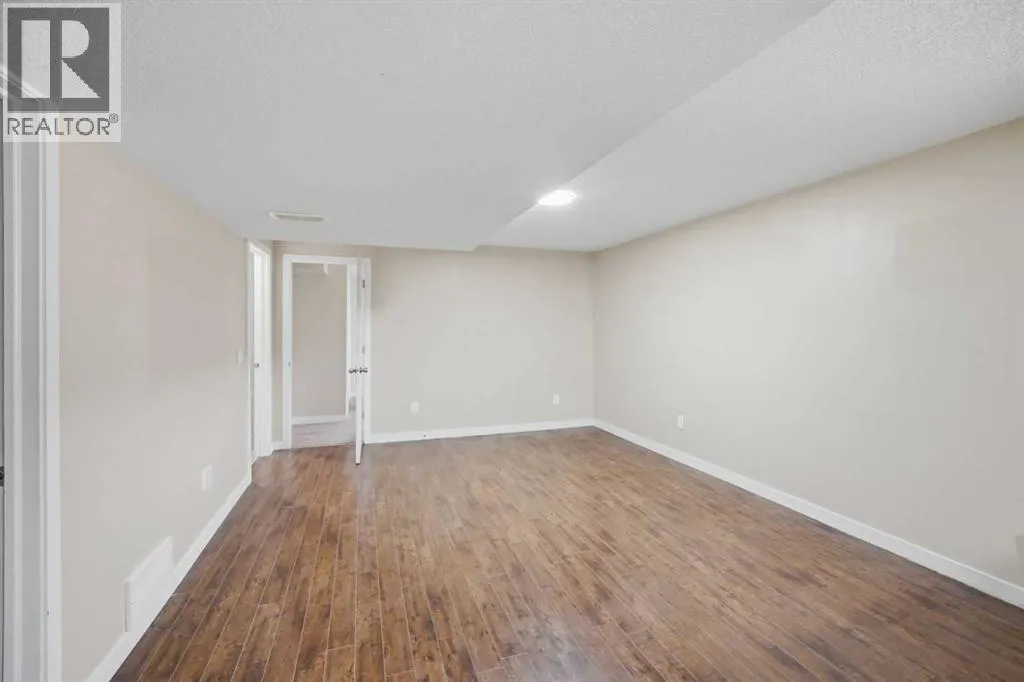5 Taralake View NE
