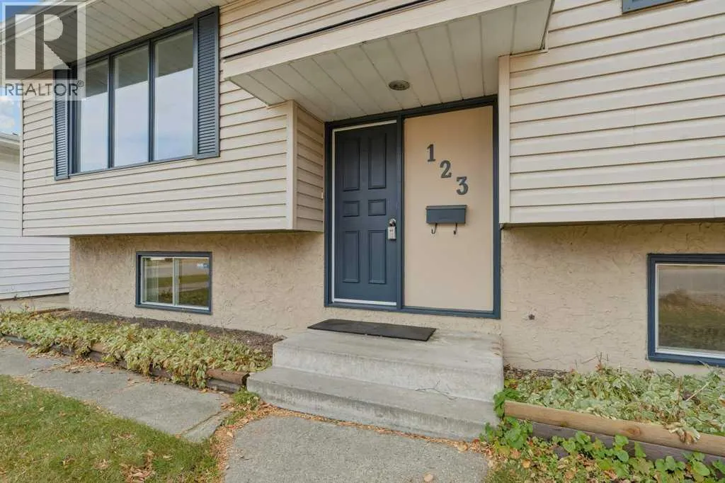 123 Lynnview Way SE