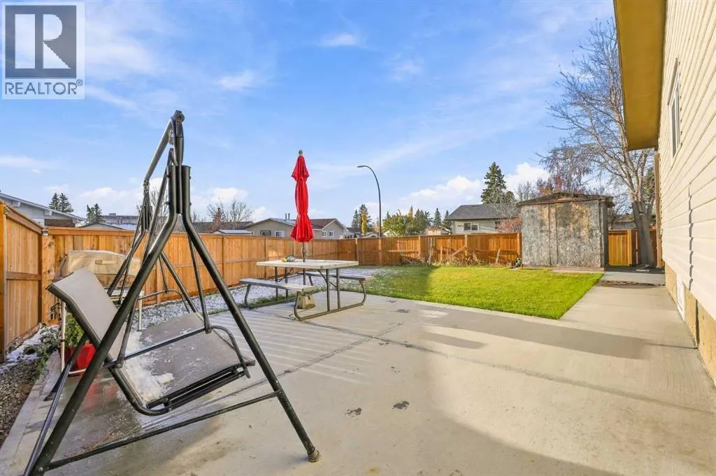 152 Rundleson Place NE