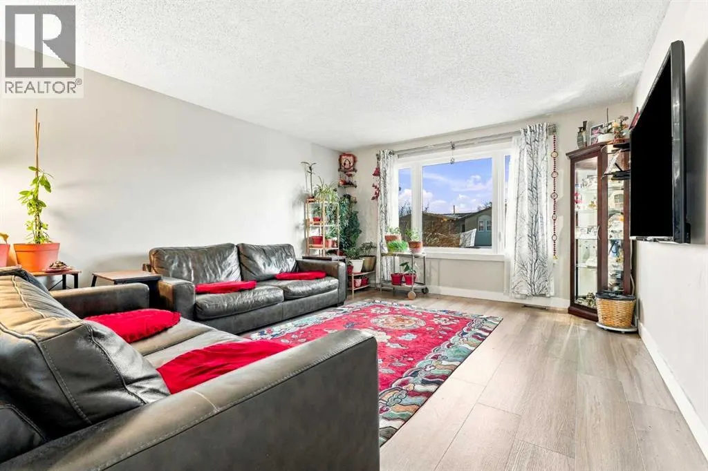 152 Rundleson Place NE
