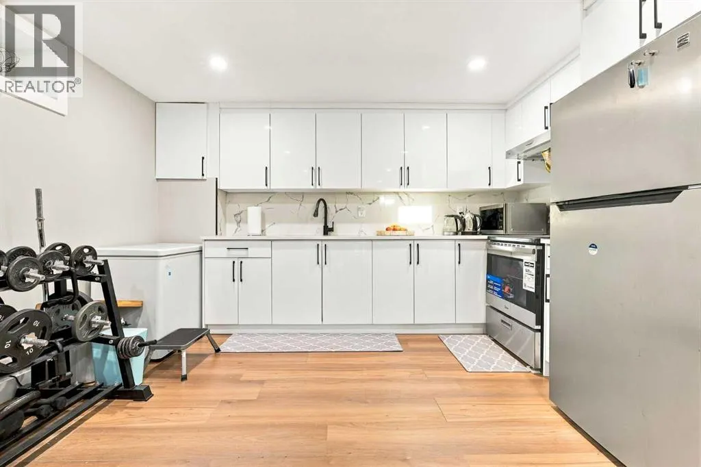 152 Rundleson Place NE