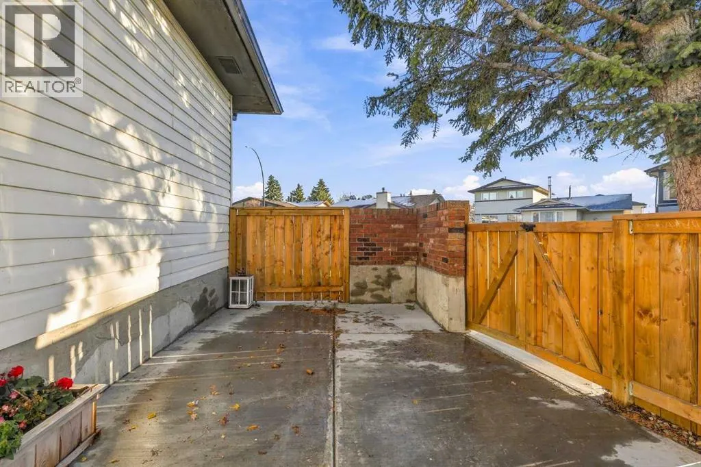 152 Rundleson Place NE