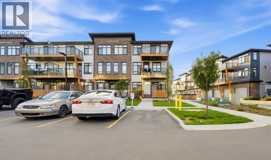 301, 562 Seton Circle SE