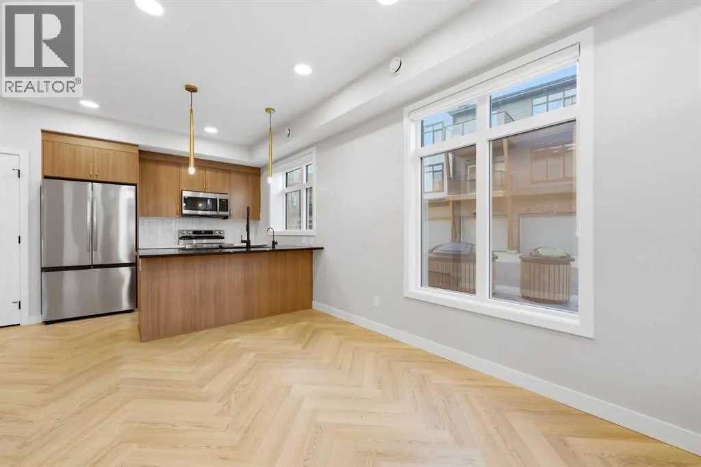 301, 562 Seton Circle SE