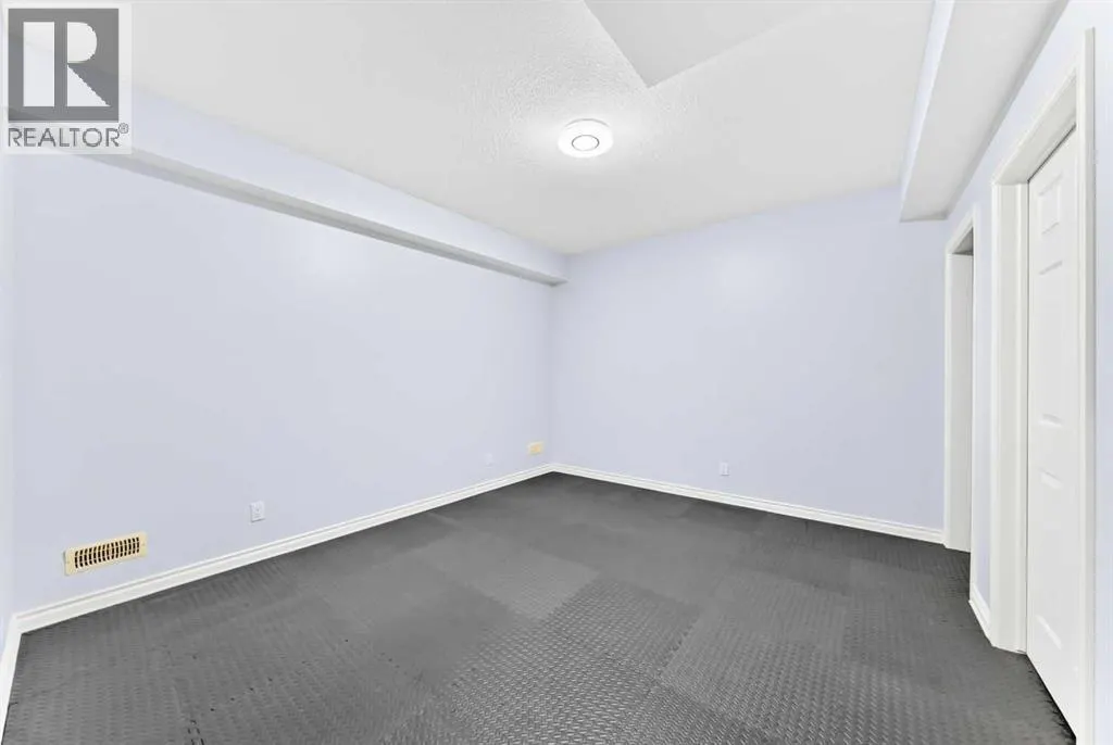 30 Versailles Gate SW
