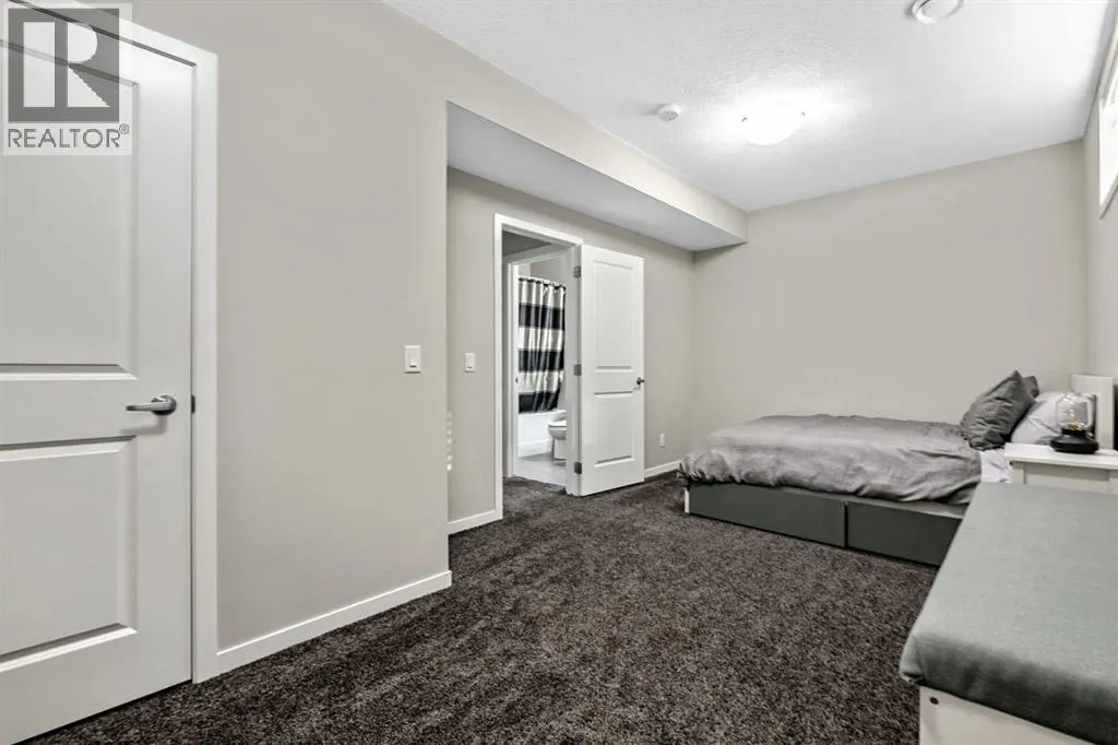 112 Masters Heights SE