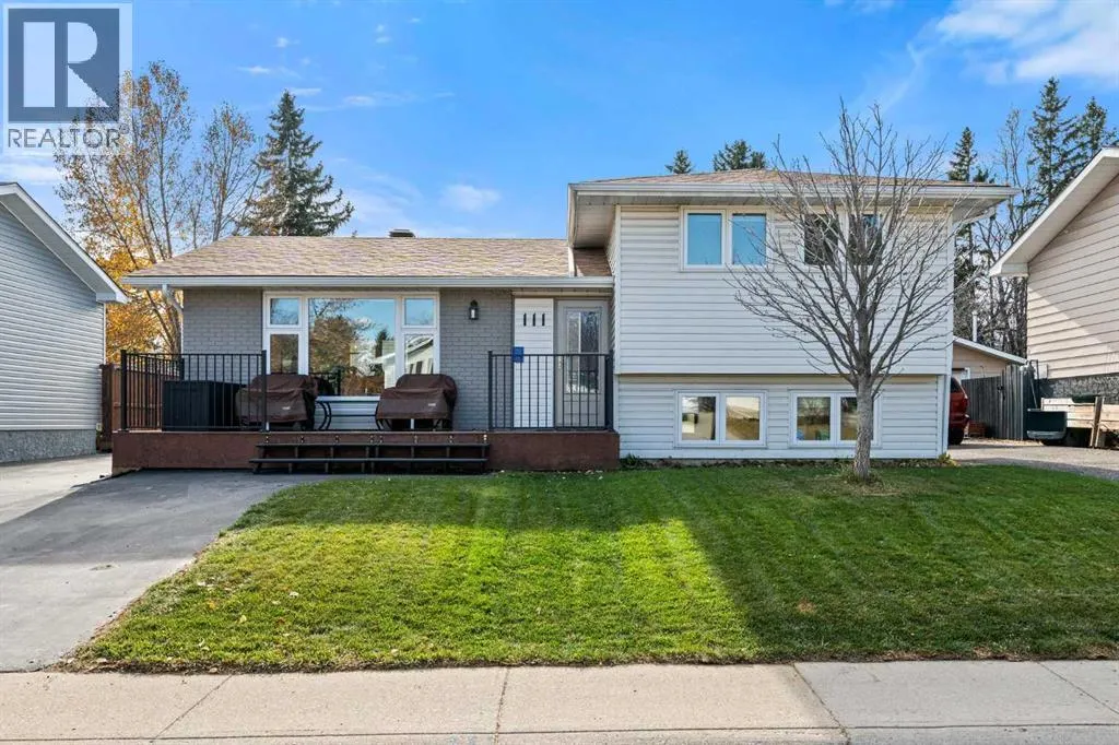 111 Lynnview Crescent SE
