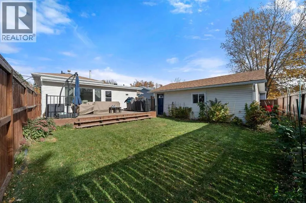 111 Lynnview Crescent SE