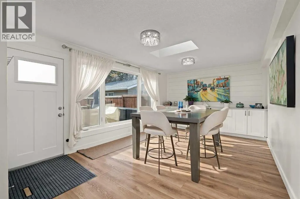 111 Lynnview Crescent SE